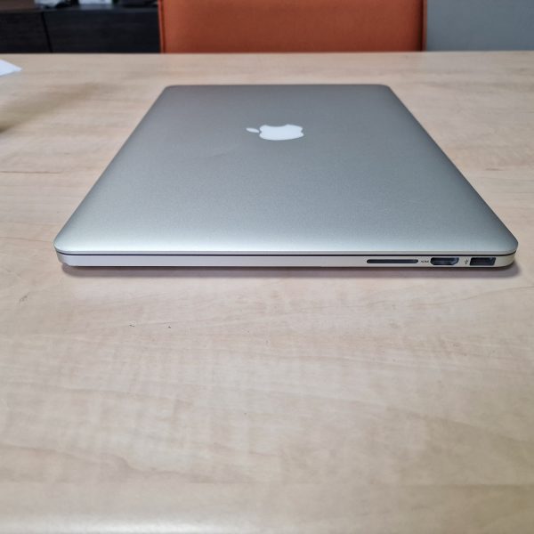 Apple MacBook Pro 15 Refurbished - Afbeelding 2