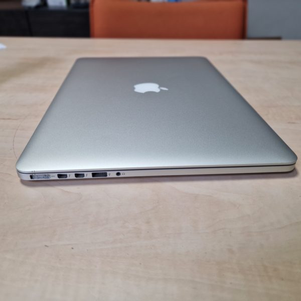 Apple MacBook Pro 15 Refurbished - Afbeelding 3